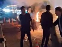 DİYARBAKIR'DA YOLCU MİNİBÜSÜNDE KORKUTAN YANGIN