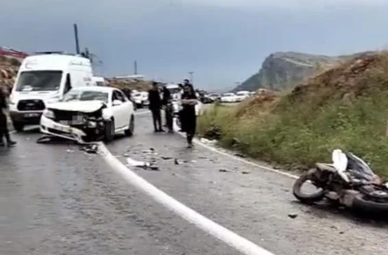 Otomobil ile motosiklet kafa kafaya çarpıştı: 1 yaralı