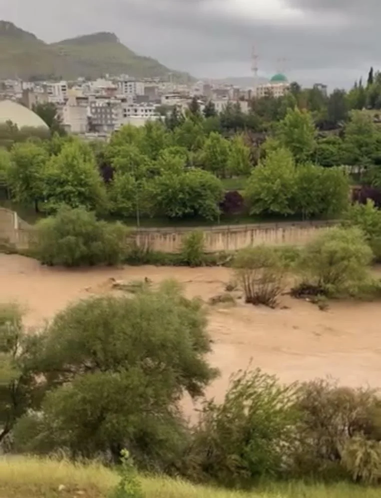Diyarbakır’da etkili olan sağanak yağış hayatı olumsuz etkiledi