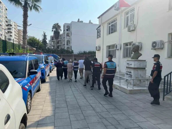 MERSİN'DE FUHUŞ OPERASYONU: 5 TUTUKLAMA