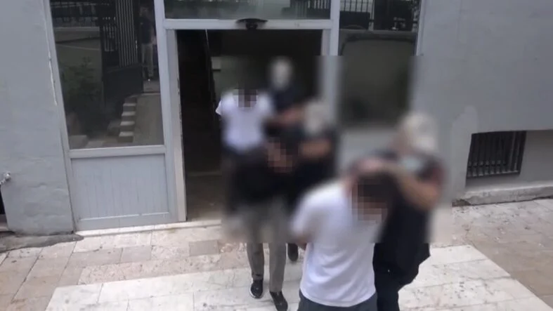 DİYARBAKIR’DA VATANDAŞLARI DARBEDEN 3 KİŞİ TUTUKLANDI