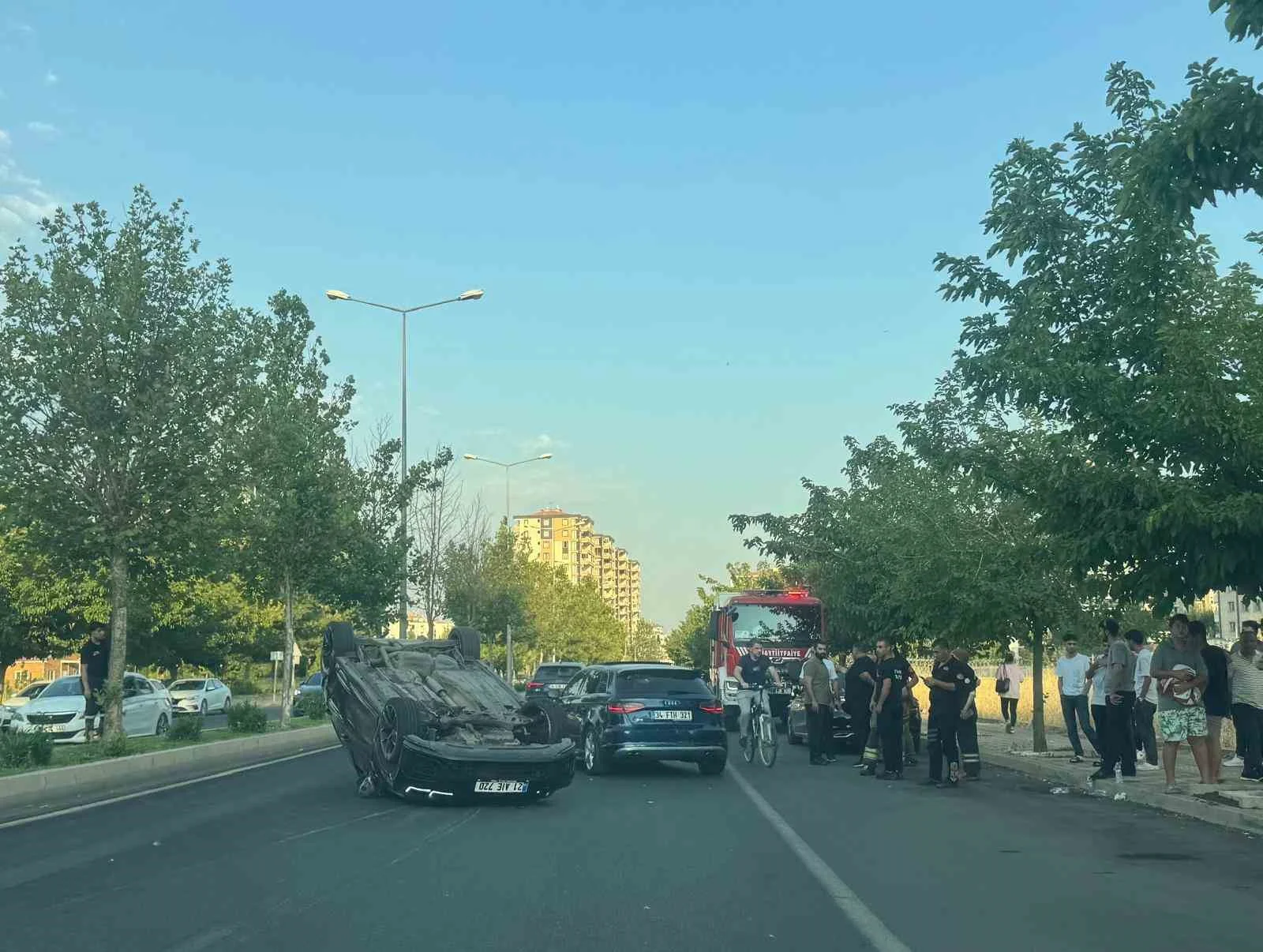 Seyir halindeki otomobil takla attı: 2 yaralı