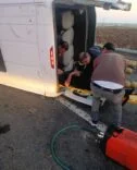 DİYARBAKIR'DA MİNİBÜS İLE TRAKTÖR ÇARPIŞTI: 2 ÖLÜ, 6 YARALI