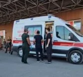 DİYARBAKIR'DA KAMYONET İLE MOTOSİKLET ÇARPIŞTI: 1 ÖLÜ, 1 YARALI