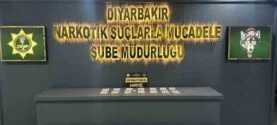 DİYARBAKIR'DA ARAÇTA VE İKİ İKAMETTE YAPILAN ARAMADA UYUŞTURUCU MADDE ELE GEÇİRİLDİ