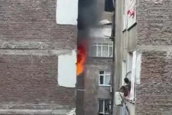 Diyarbakır’da korkutan yangın: Ev alevler içinde kaldı