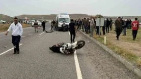 DİYARBAKIR’DA MİNİBÜS İLE MOTOSİKLET ÇARPIŞTI: 1 ÖLÜ