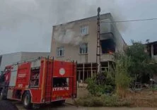 EV YANGININDA MAHSUR KALAN KADIN KURTARILDI