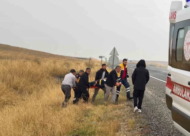 ÖNCE LASTİĞİ PATLADI, ARDINDAN ŞARAMPOLE YUVARLANDI: 1 YARALI