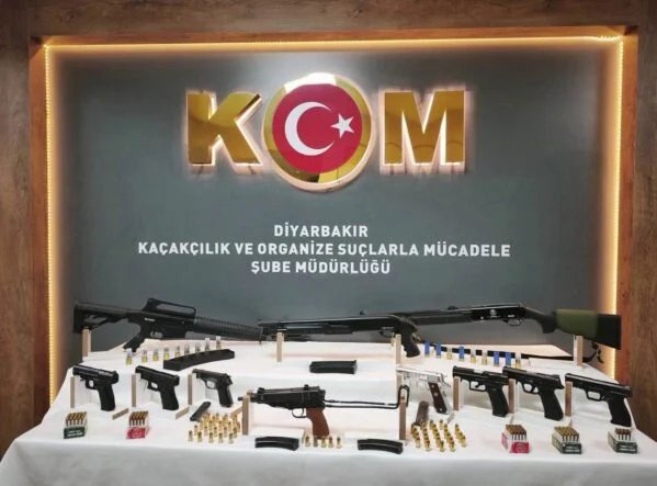 DİYARBAKIR’DA SİLAH KAÇAKÇILIĞI OPERASYONU: 13 KİŞİ YAKALANDI