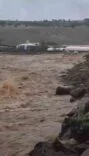 DİYARBAKIR'DA SAĞANAK YAĞIŞ MENFEZLERİ YIKTI