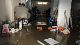 MERSİN'DE SELİN İZLERİ GÜN AĞARINCA ORTAYA ÇIKTI: ARAÇLAR SÜRÜKLENDİ, YOLLAR ÇÖKTÜ